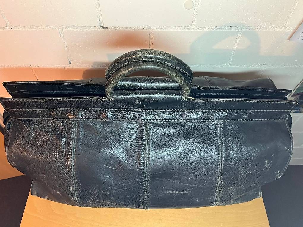 Taschen: **Wunderschöne, grosse Vintage-Ledertasche** – Gebraucht aus Effretikon von RubikCube 2