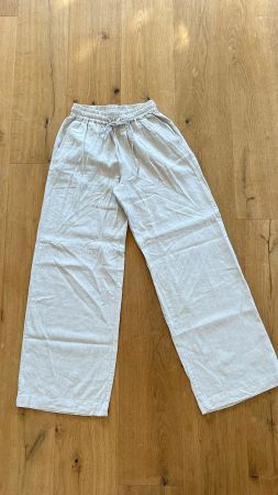 Hose Cotton On beige weit geschnitten Grösse 34