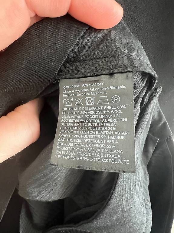 Pantaloni: H&M Hose Herren Regular Fit Schwarz 34 – Usato da Lufingen venduto da luc_g6rv 2