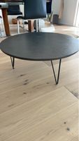 Schwarzer Salontisch mit Metallbeinen - Top Zustand!