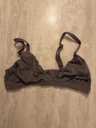 SKIMS Triangle Bralette – Grösse M 