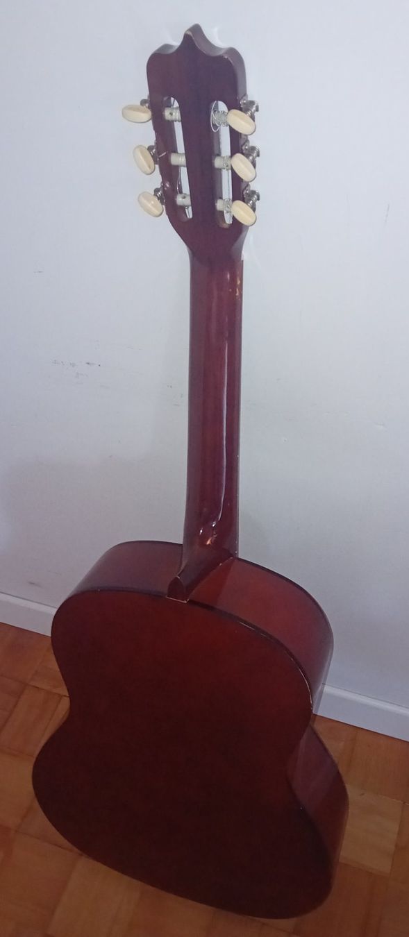 Musikinstrumente: Classical Spanish Nylon string Guitar Good USED Condition – Gebraucht aus Bern von This_that_other_all 4