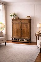 Zeitloser Holzschrank aus MassivholzKlassik für jedes Zuhaus