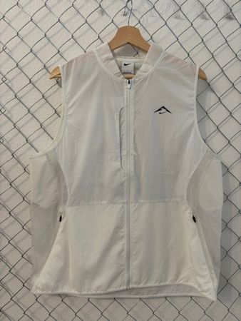 2010 Nike Trail Vest Size L