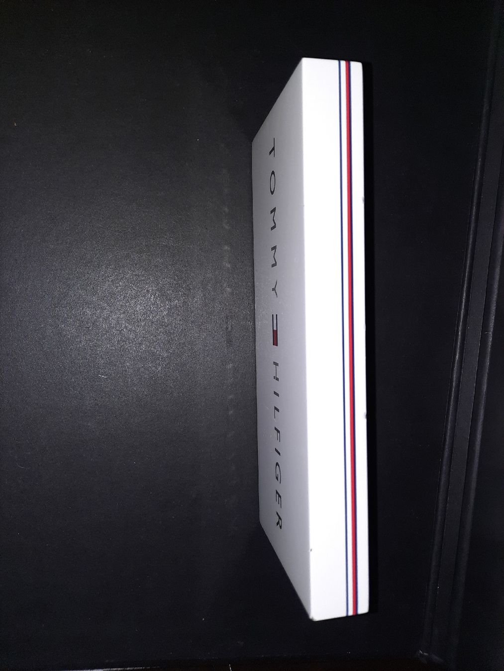 Schilder: Tommy Hilfiger cartello pubblicitario – Gebraucht aus Biasca von Old_6blh 1