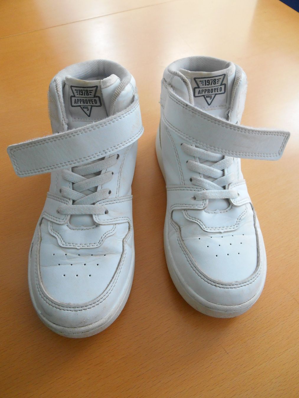 Schuhe für Jungen: Halbhohe Schuhe Gr. 33 – Neu (gemäss Beschreibung) aus Nussbaumen AG von Sumopi