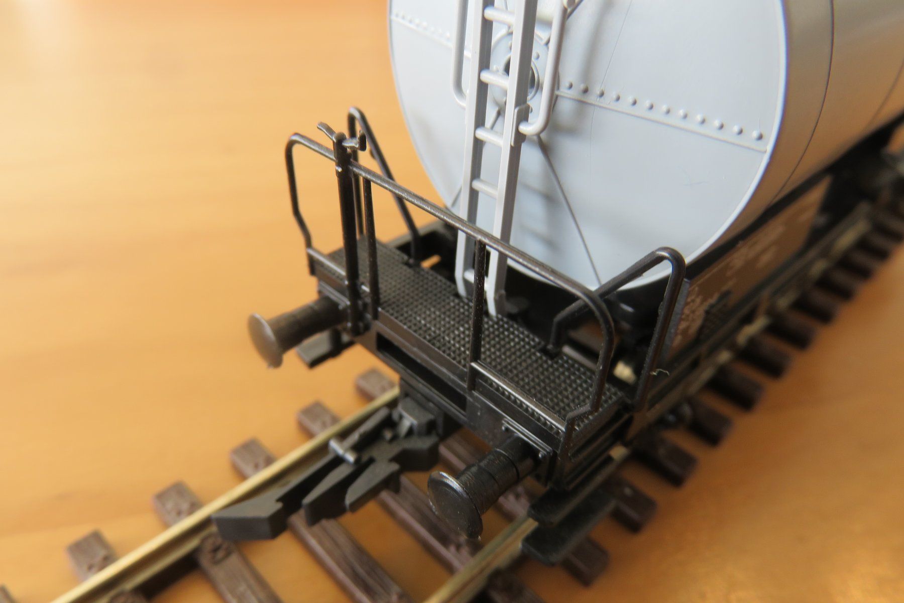 Roco Modellini di ferrovie: Roco 47091 Kesselwagen, Trinkwassertank, DR, Ep IV – Nuovo (secondo la descrizione) da Wohlen b. Bern venduto da Bajassli 7