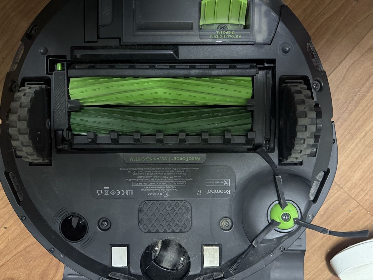 Irobot Aspirapolveri & Accessori: iRobot Roomba i7+ Saugroboter mit Absaugstation - Top! – Usato da Birsfelden venduto da mah_6yvz 1
