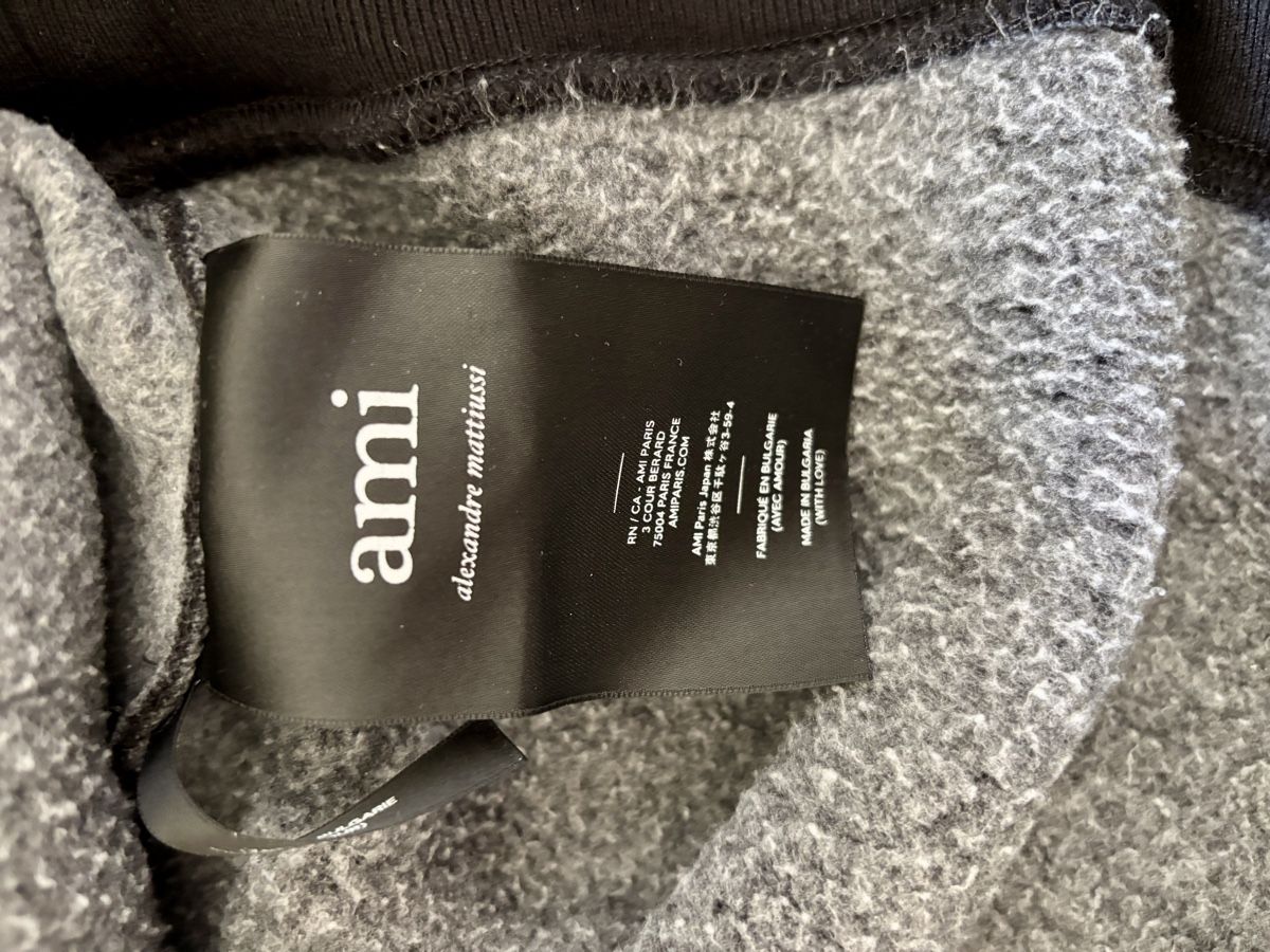 Pullover & Sweatshirts: Ami Paris Pullover schwarz mit Herz Patch guter Zustand – Gebraucht aus Zürich von ante08 3