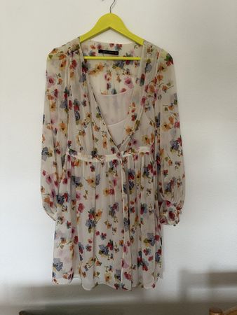 Zara Sommerkleid mit Blumen-Muster Grösse S