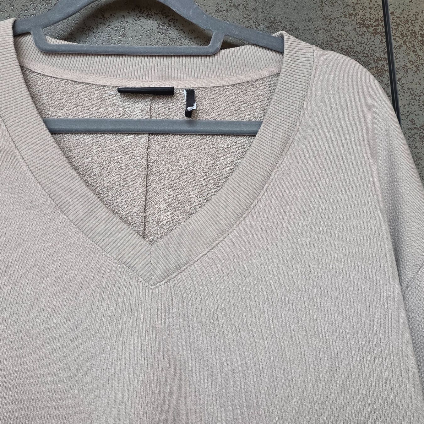 Maglioni & Felpe: 🐸 ELIAS RUMELIS PULLOVER S HELLGRAU V-NECK MEGA SCHÖN – Usato da Môtier (Vully) venduto da Frogs 2