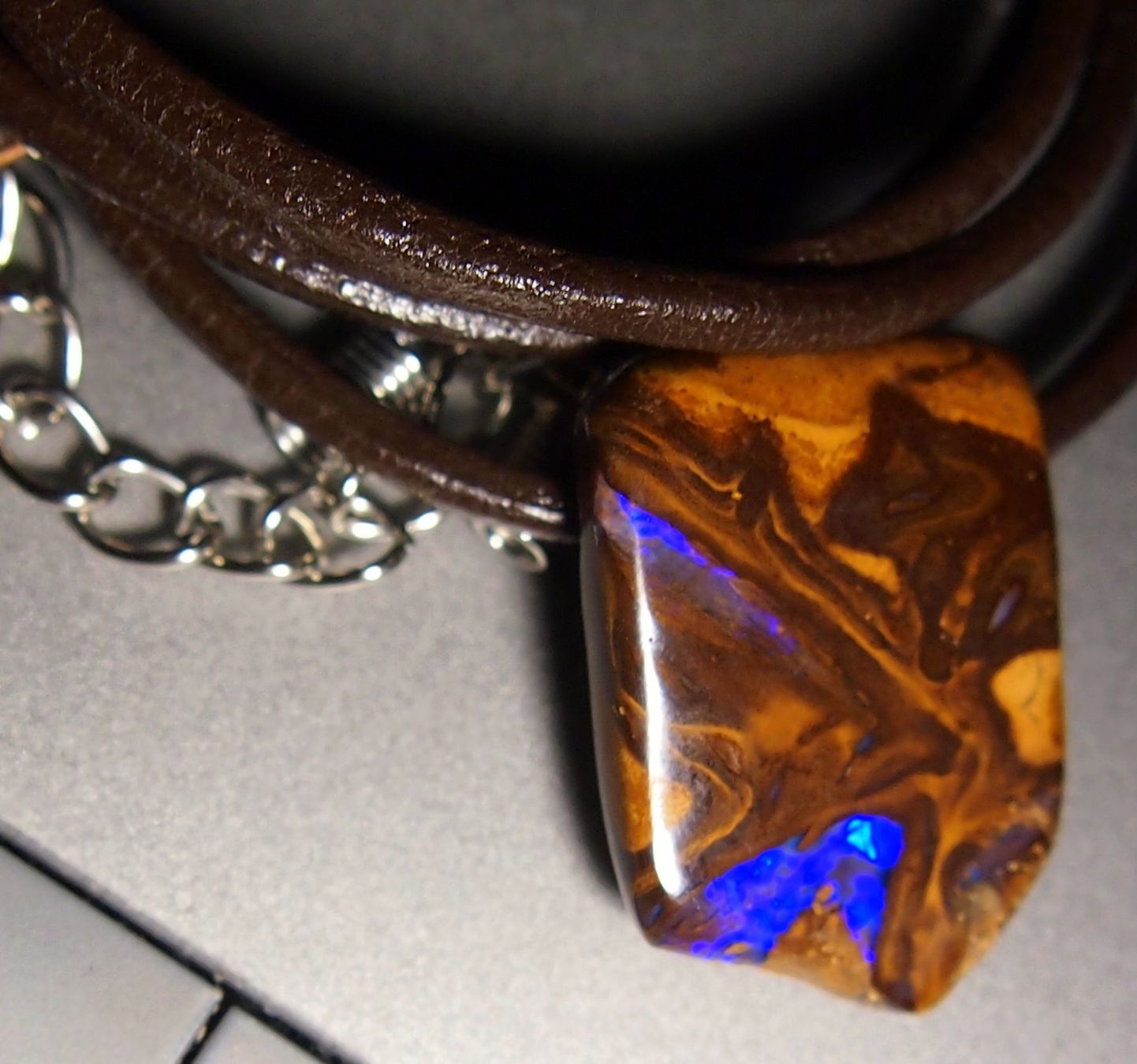 Edelsteine: Australian Koroit Opal, blauen Farbenfunken – Neu (gemäss Beschreibung) aus Reinach BL von Hesekiel39 1