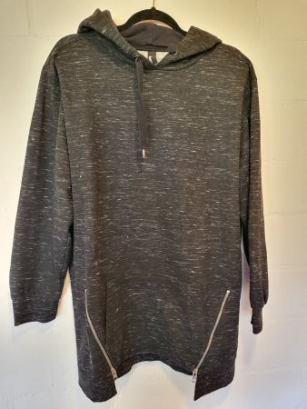 Kapuzenpulli Grösse 44