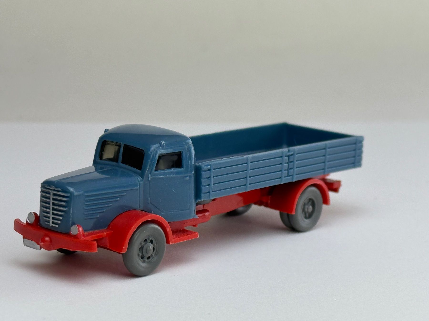 Wiking Modellini d'auto: GB5- Wiking Büssing 8000 blau /rot erste Version – Usato da Elm venduto da Wikmtz