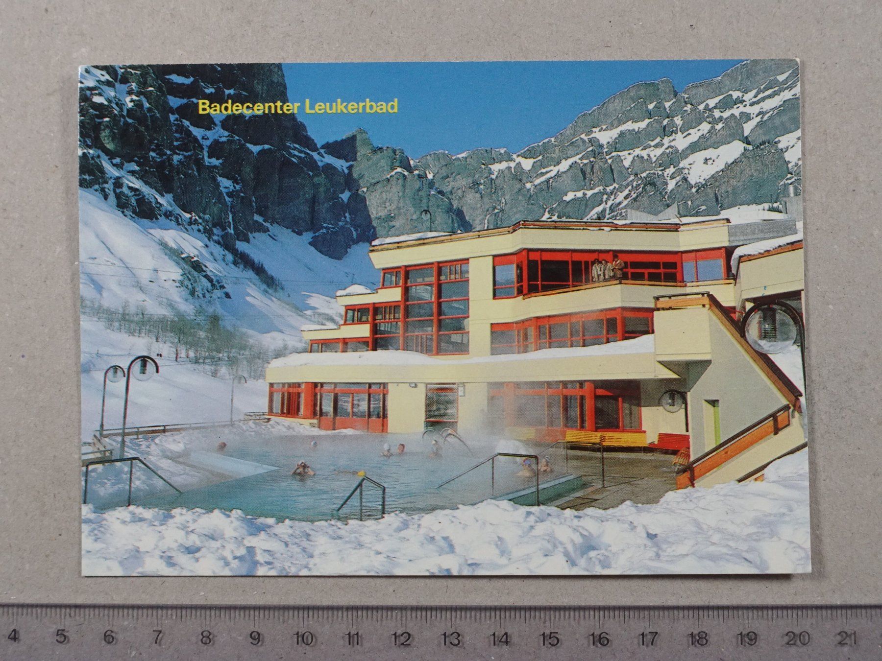 Cartes postales: Leukerbad, Badecenter, 1987 – D'occasion à Lenzburg par fh1