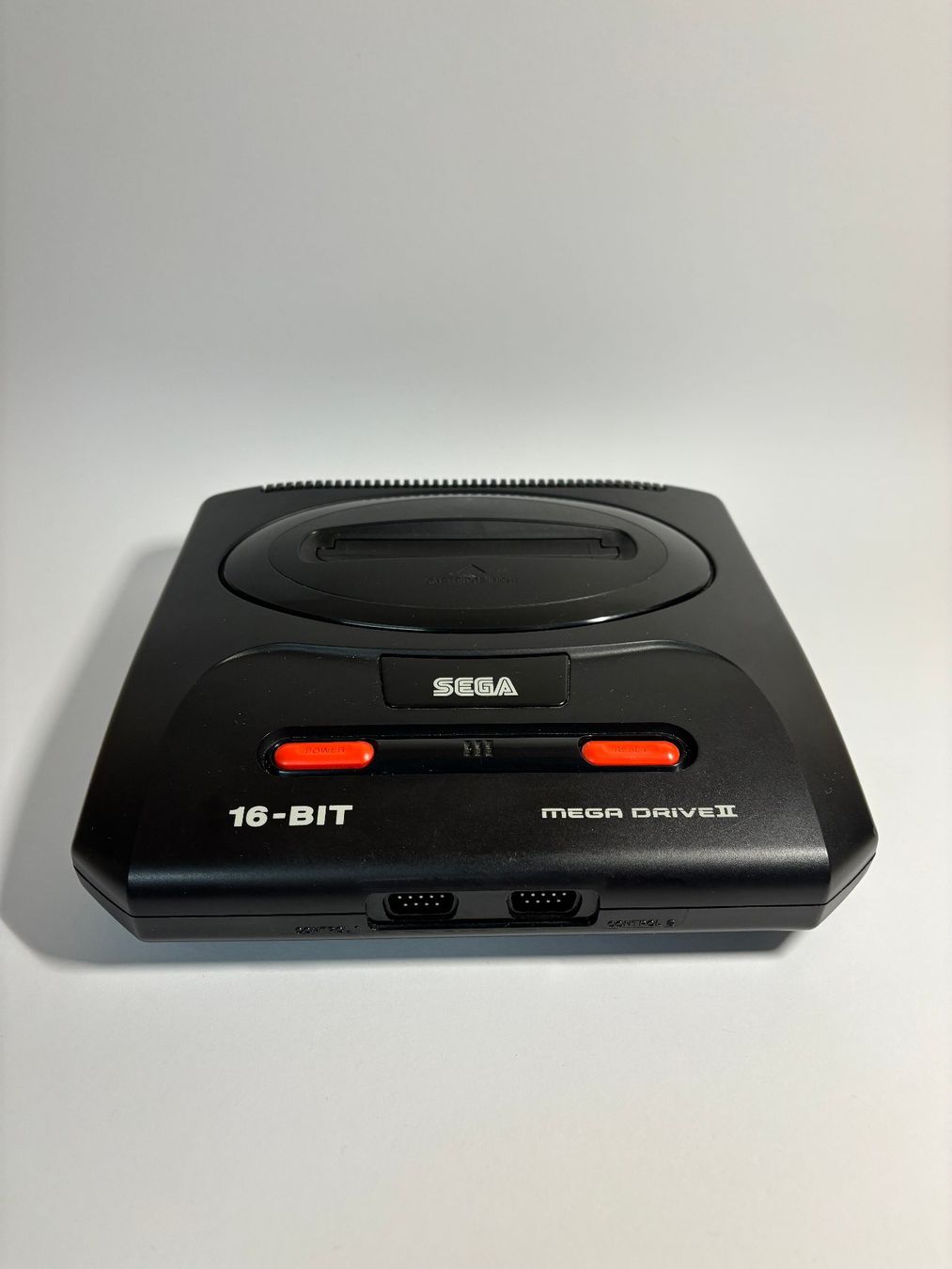 Sega Console: MD - Konsole - SEGA Mega Drive II mit Mega Games 1 – Usato da Allschwil venduto da Bullach 5