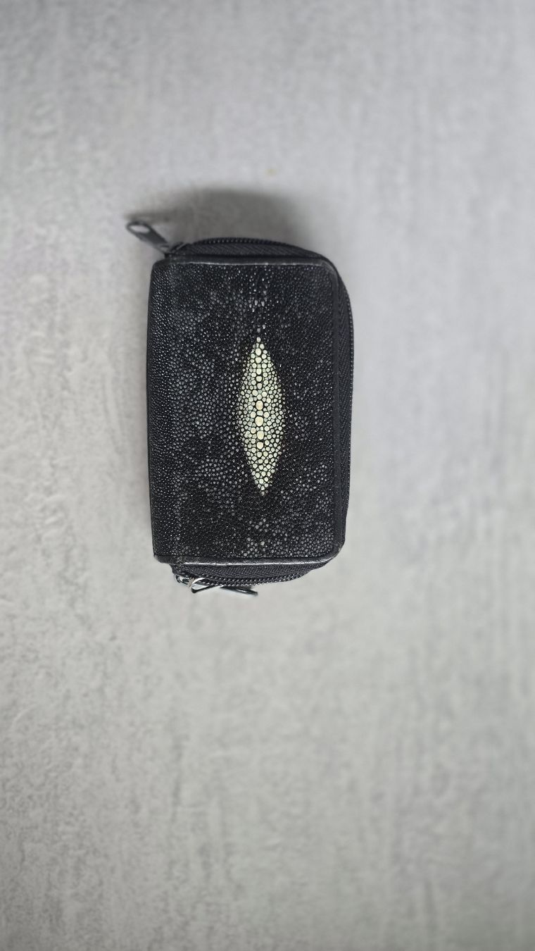 Sonstige Kleidung & Accessoires: Echtes Rochenleder‑Schlüssel‑Etui – edel & robust – Gebraucht aus Untersiggenthal von JayRoguehand