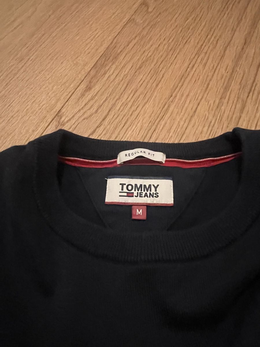Tommy Hilfiger Maglioni & Felpe: Tommy Jeans Pullover – Usato da Luzern venduto da sydney01. 1