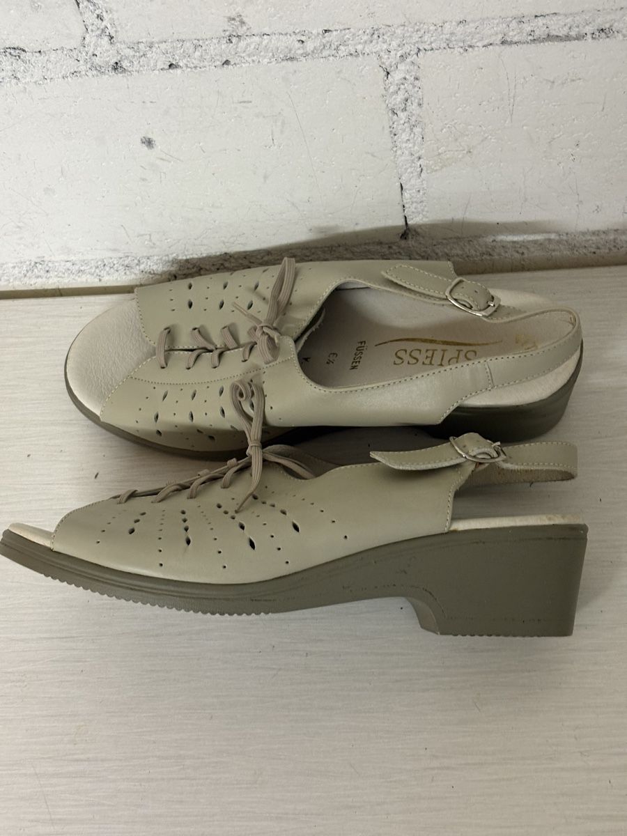 Scarpe da donna: Dameschuhe SPIESS grösse UK 6,5  EU 40 – Nuovo (secondo la descrizione) da Thun venduto da jeff070 1
