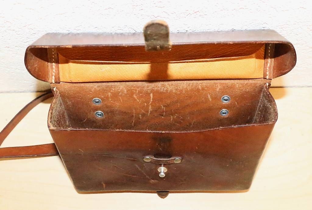Schweizer Armee Borse: Original Schweizer Armee Leder Kartentasche – Usato da Mörschwil venduto da Ferrari-V8 4