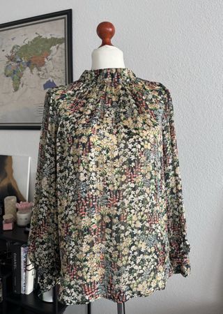 H&M Bluse Blumenmuster Grösse L guter Zustand
