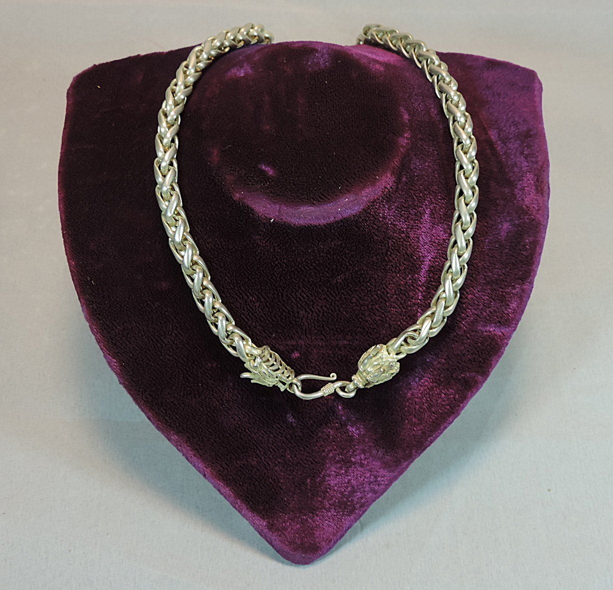 Catenine: Kette mit Drachenköpfen, Tibetsilber Halskette – Nuovo (secondo la descrizione) da Duggingen venduto da doogbua