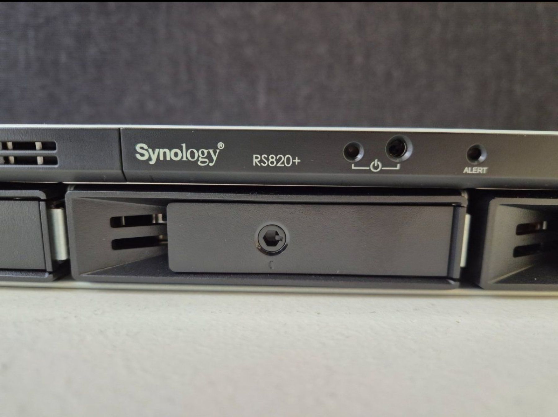 Synology Server: Synology RS820+ NAS Rackstation – Usato da Courtételle venduto da manu0987