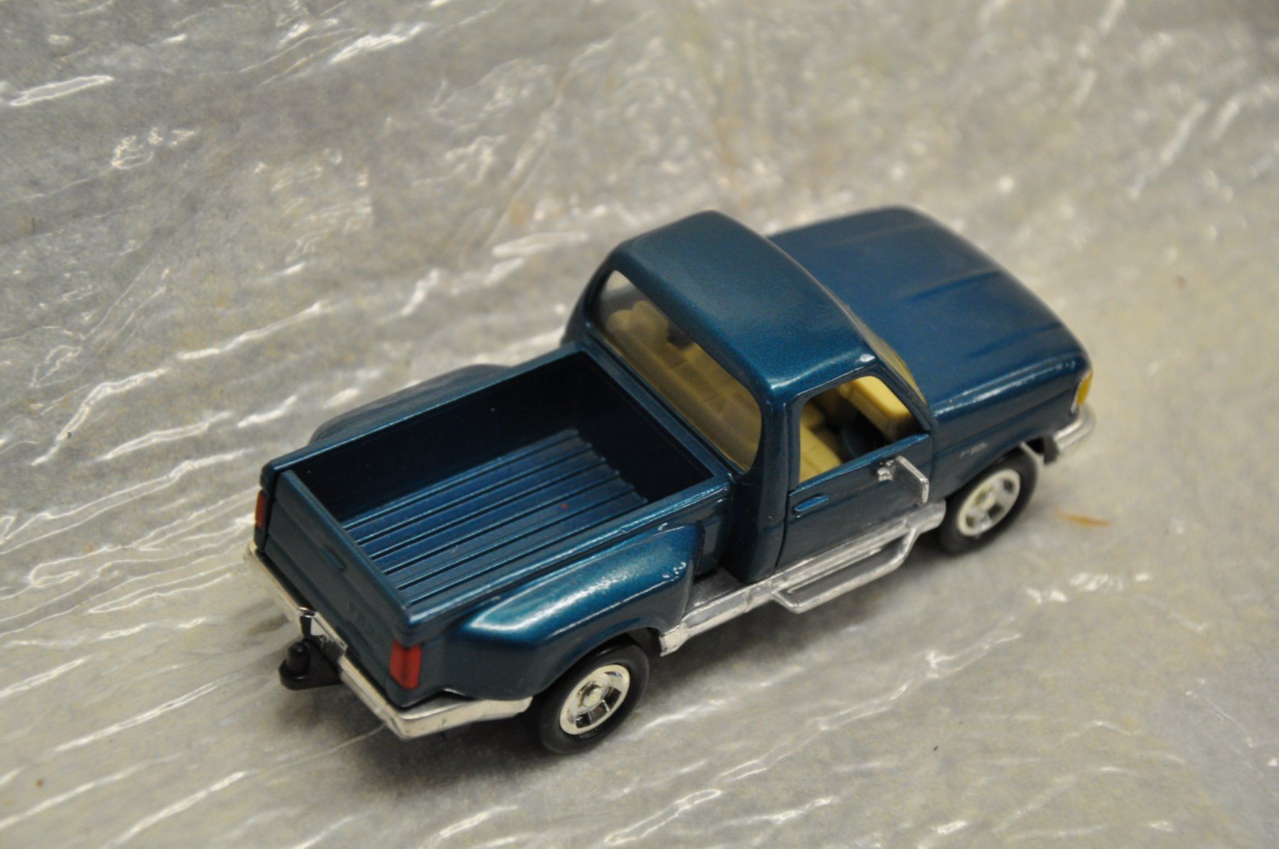 Ford Modellini d'auto: Ford Pickup – Nuovo e nell'imballaggio originale da Ebnat-Kappel venduto da Aallerlei 3