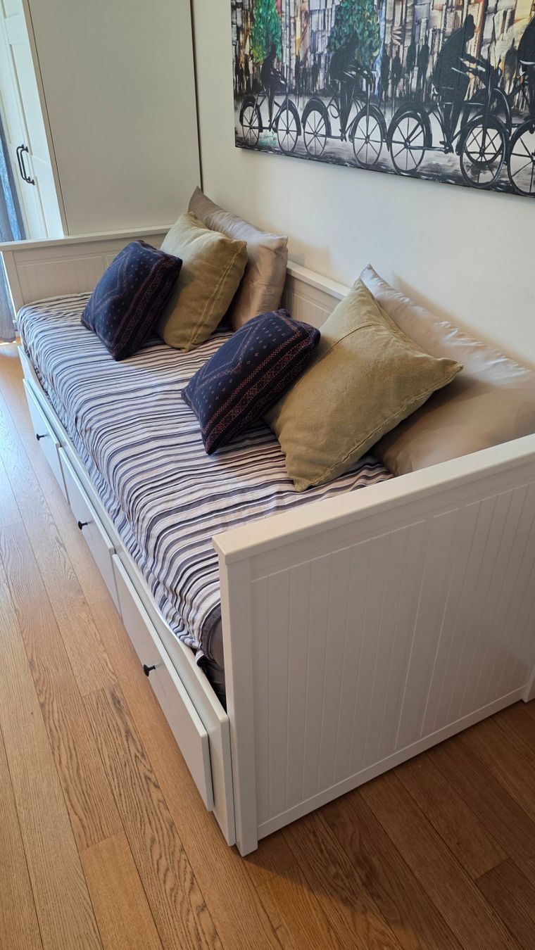 Ikea Betten: IKEA Bed with Extra Pull-Out Bed – Excellent Condition – Gebraucht aus Geneva von tut_95td 1