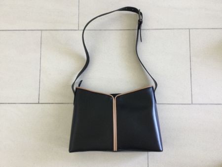 Neue Ledertasche in schwarz