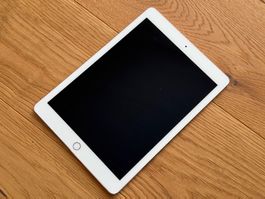 Apple iPad Pro 9,7" 128 GB Wi-Fi + Apple Pencil – Roségold