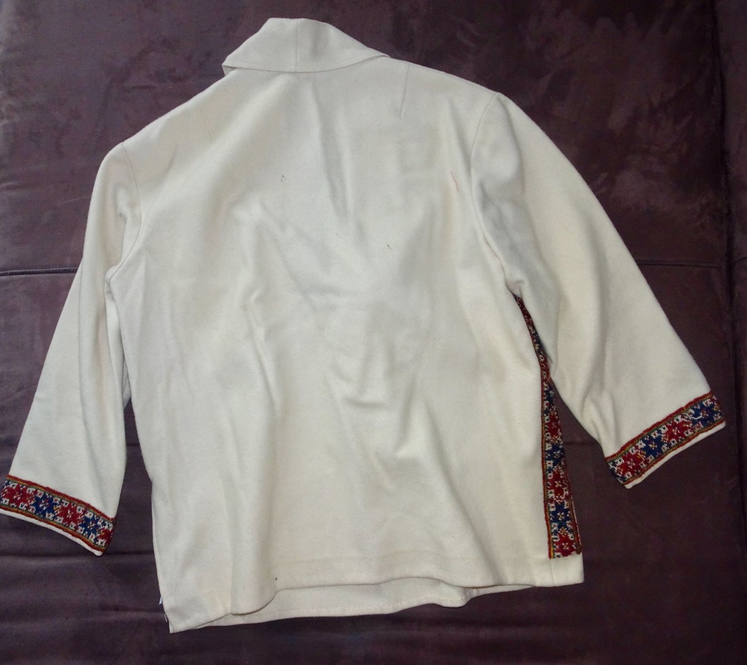 Maglioni & Felpe: Veste/Pull traditionnel grec en laine brodé – Usato da Châtelaine venduto da fil_7lqg 3