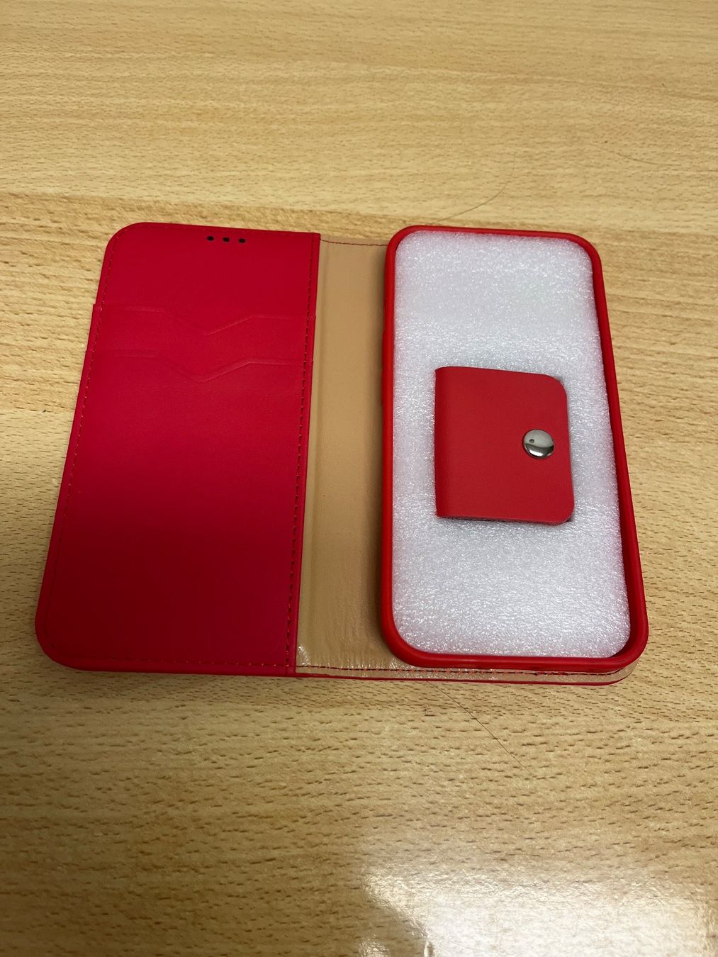 Apple Covers & Schutzfolien: iPhone 13 Flip Wallet Cover Echtleder Tasche – Gebraucht aus Aarau von celli64 3