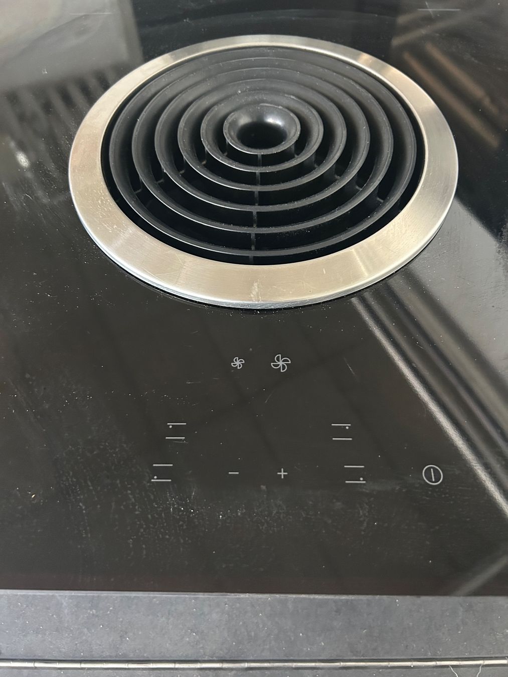 Cucine: BORA Basic Hyper Glaskeramikplatte mit Dunstabzug – Difettoso da Zürich venduto da junger_roemer 1