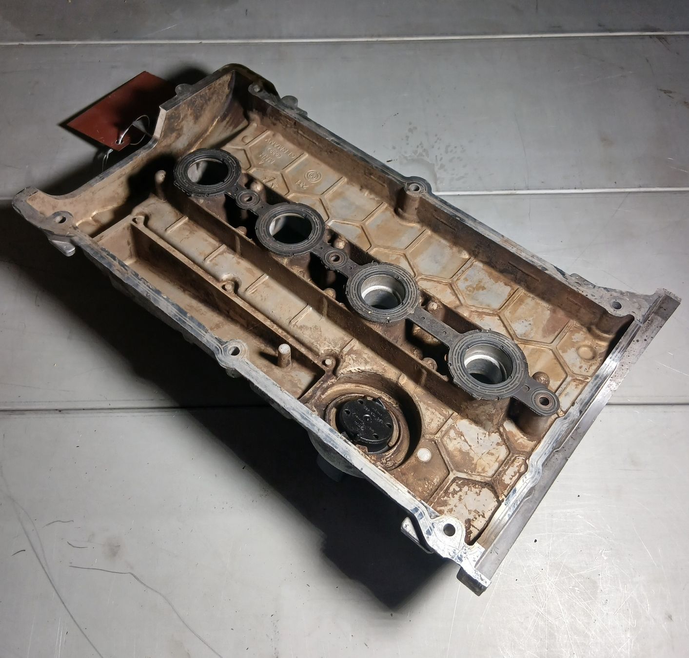 Volkswagen Tutti pezzi di ricambio auto: Cache soupapes VW Passat 1996-2005 – Usato da la heutte venduto da Auto-stock 2