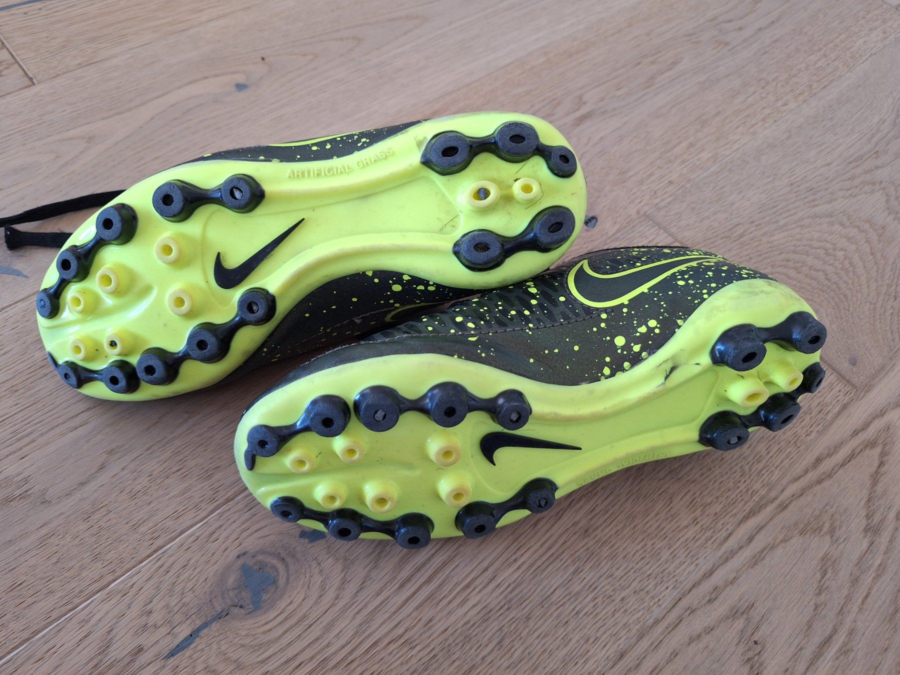 Nike Scarpe da uomo: Fussballschuhe Nike 33 – Usato da Oberwil b. Zug venduto da hei_2dh5 2
