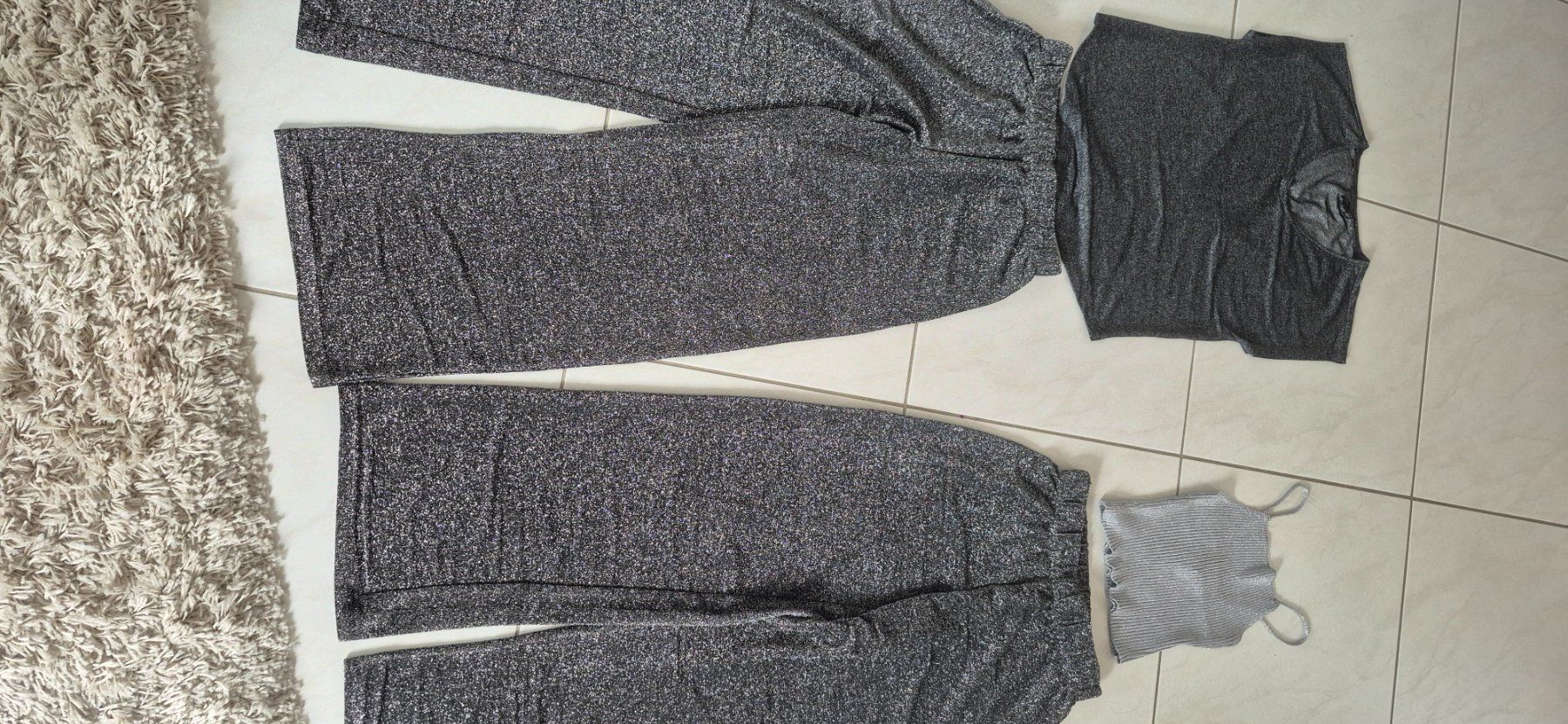 Lotti di vestiti: Silber glitzer Set 4 teilig Nagelneu – Nuovo (secondo la descrizione) da Aesch BL venduto da Moni1211