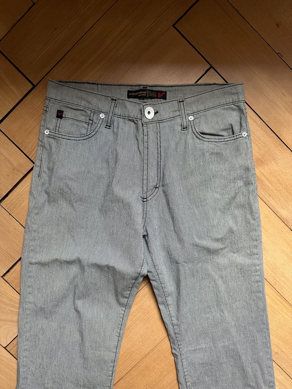Jeans: VITAMINA - Jeans hellgrau 48 – Gebraucht aus Zürich von Diazaio 1