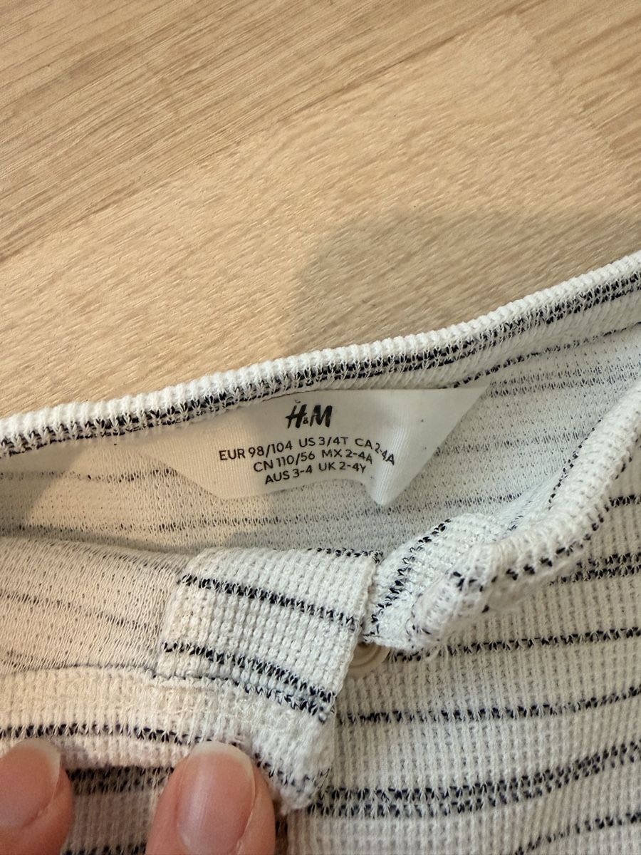 H&M Maglioni & Felpe: Pulli gestreift grösse 98/104 – Nuovo (secondo la descrizione) da Magden venduto da Rosenzweig 1
