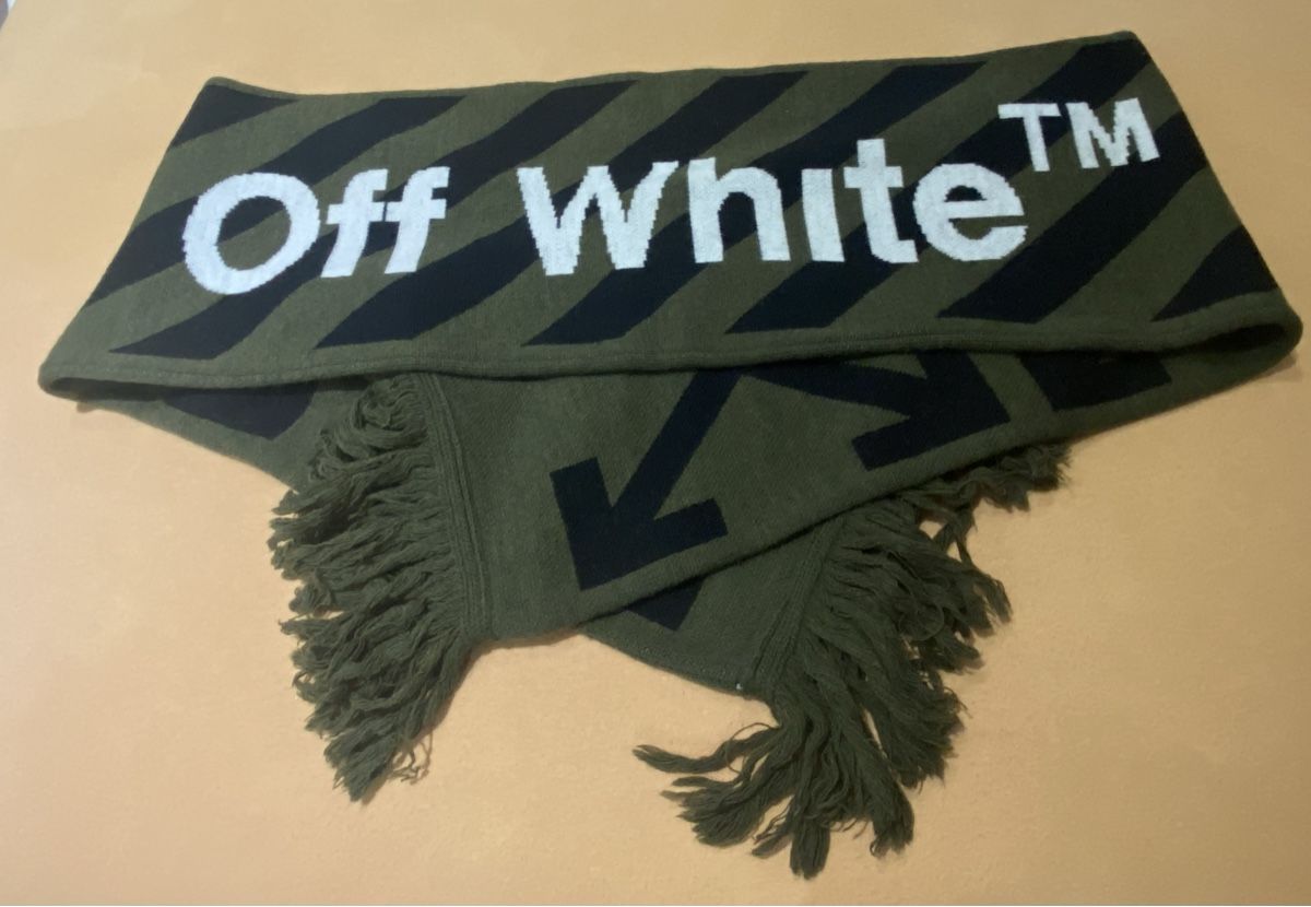 Off-White Foulard & Sciarpe: Off-White Schal 🧣 – Usato da Zollikerberg venduto da Jvac2 1