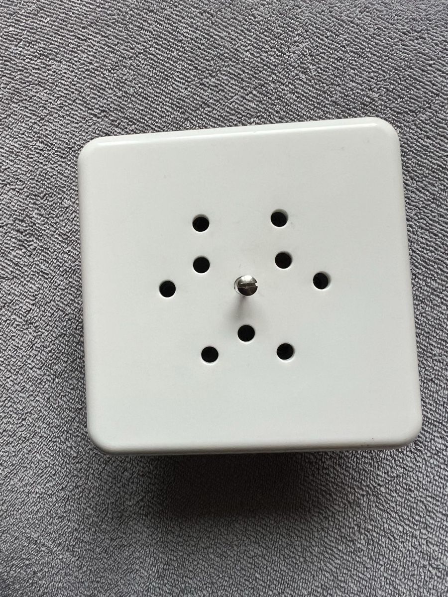 Spine: Abdeckung von Steckdose 3fach T12 – Usato da Dornach venduto da SO1