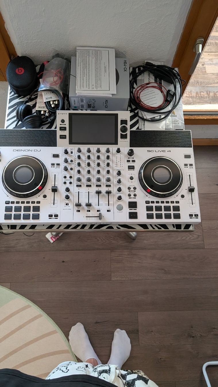 Denon Console di mixaggio: denon dj sc live 4 – Nuovo (secondo la descrizione) da oberembrach venduto da hel_f97f