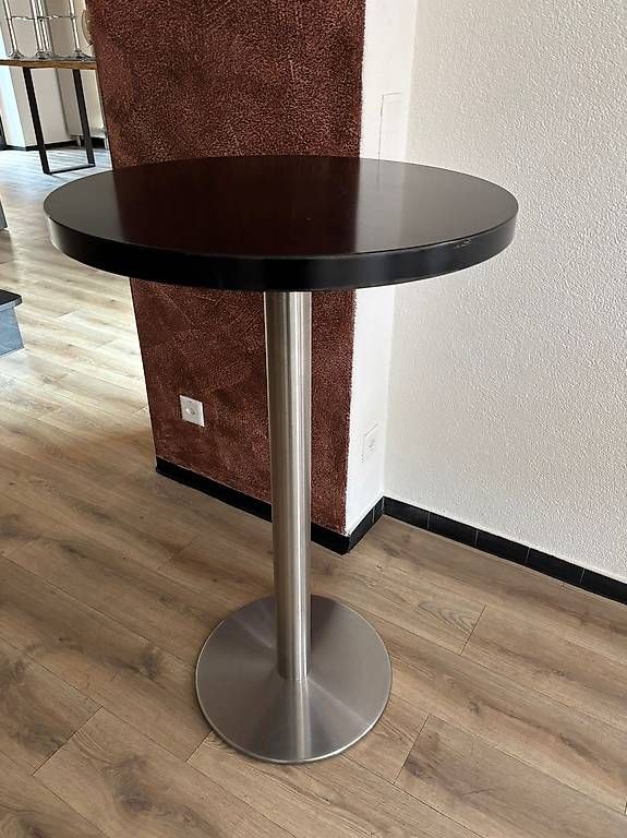 Tavoli: Tavoli bar e/ o sgabelli  – Usato da Locarno venduto da cap_7chf