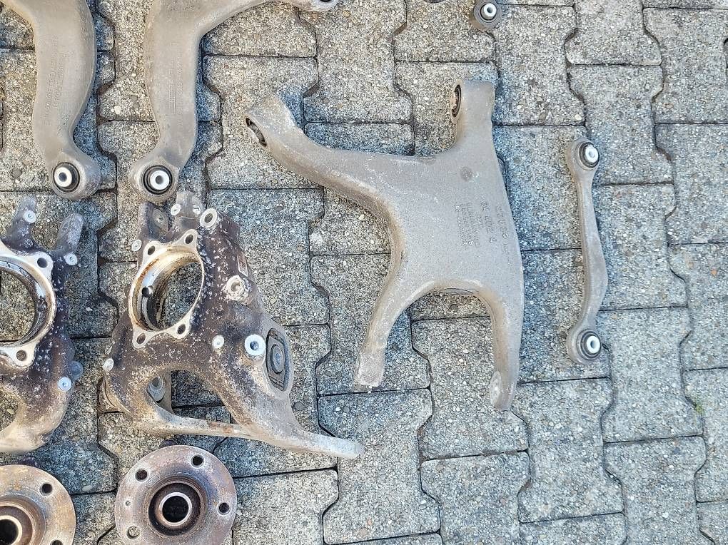 Tutti pezzi di ricambio auto: Audi A4 b8 quattro Hinterachsteile – Usato da Oberwangen TG venduto da tetzi10 2