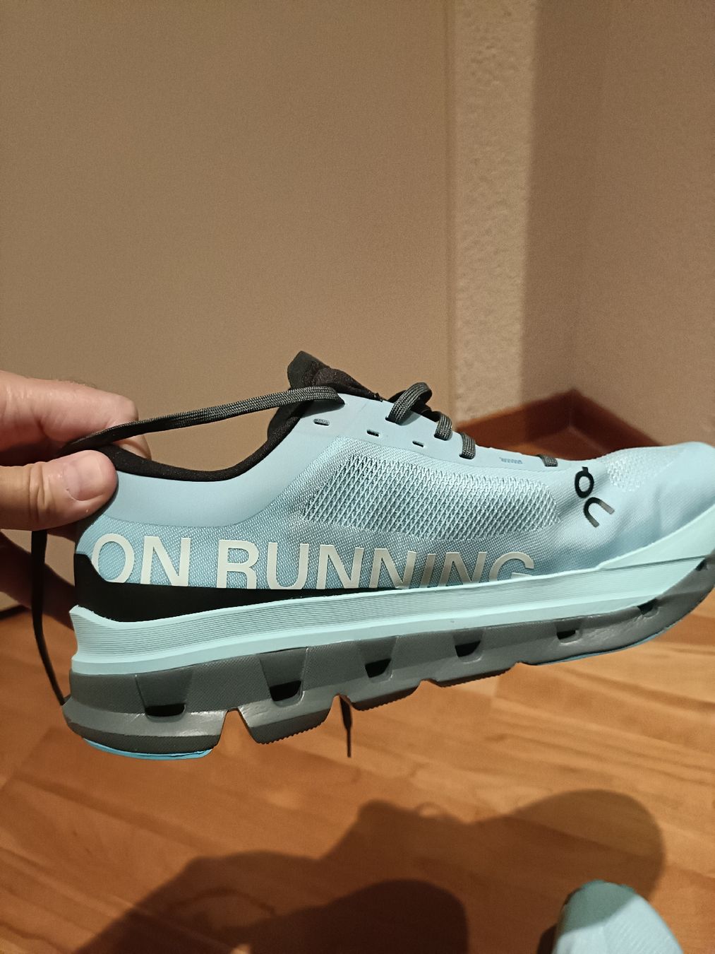 On Chaussures hommes: On Running Laufschuh mit Cloudtec – Neuf (Voir description) à Binz par ame_5rmc 1