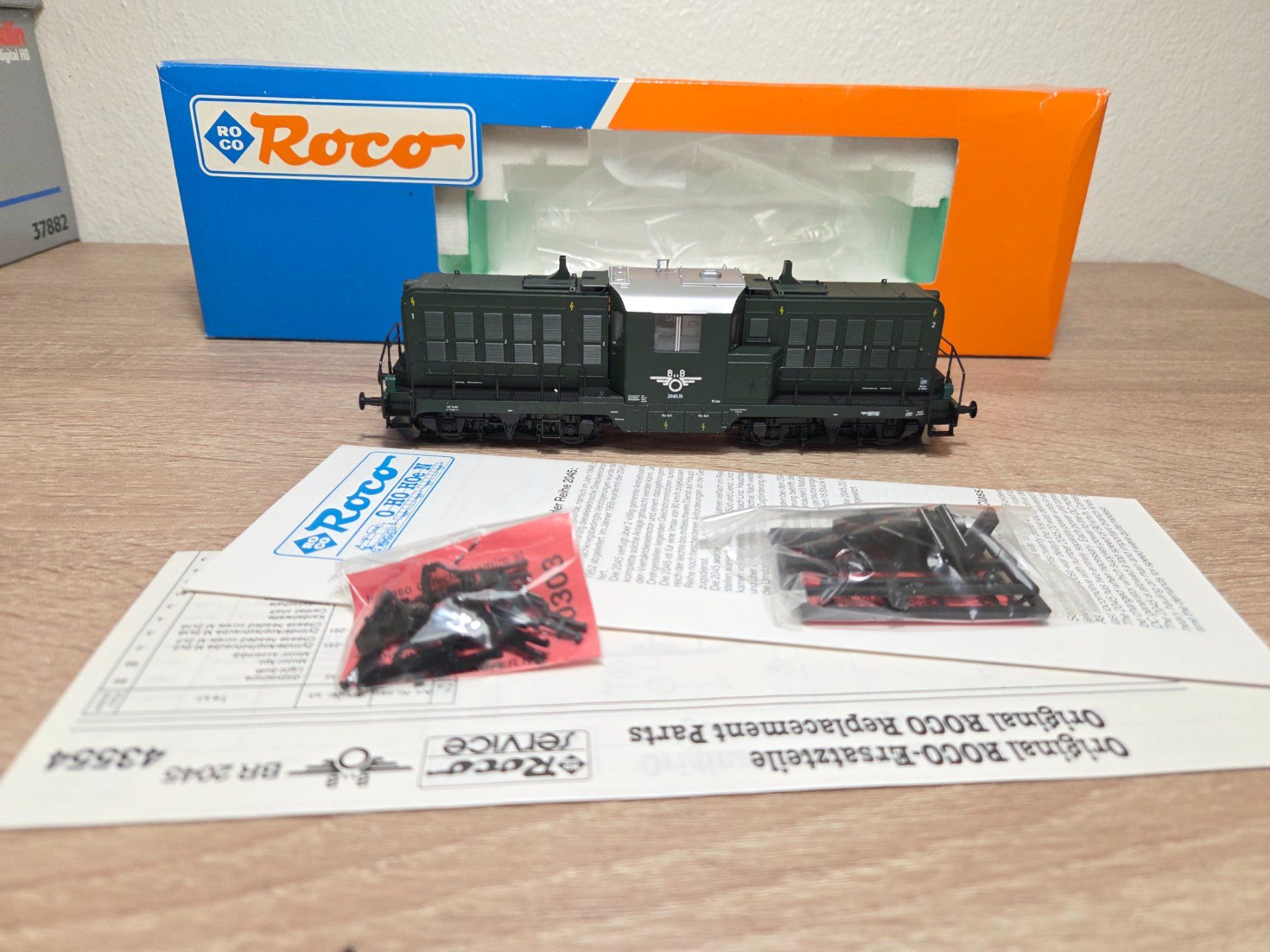 Roco Modellini di ferrovie: Roco 43554 Diesellok 2045 ÖBB H0 – Usato da St-Aubin-Sauges venduto da Lo_Go 6