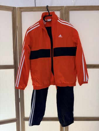Ensemble survêtement Adidas, taille 152