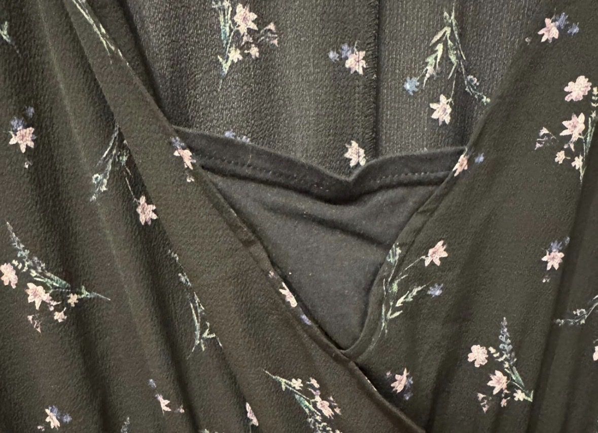 Robes: Kleid schwarz geblümt Wickeloptik  – Neuf (Voir description) à Marbach SG par Rob_sta 2