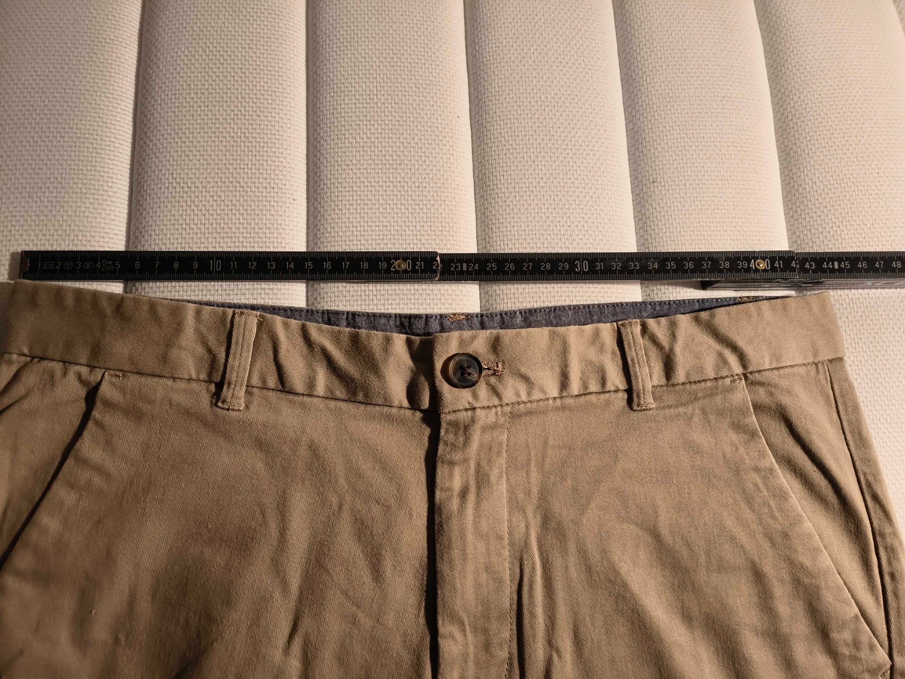 Hosen: Kurz Hose Chino Grösse 35 – Gebraucht aus Zumikon von dwl_j987 1