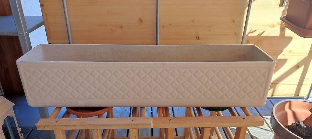 Vasi per fiori: Eternit Blumenkasten inkl. Metallhalter – Usato da Meilen venduto da san_jpk2 1
